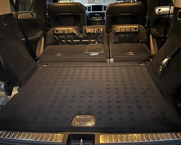 Черный Мерседес М-Класс, объемом двигателя 2.99 л и пробегом 250 тыс. км за 24500 $, фото 8 на Automoto.ua