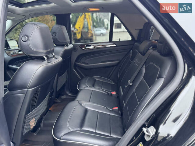 Чорний Мерседес М-Клас, об'ємом двигуна 2.99 л та пробігом 230 тис. км за 28700 $, фото 67 на Automoto.ua