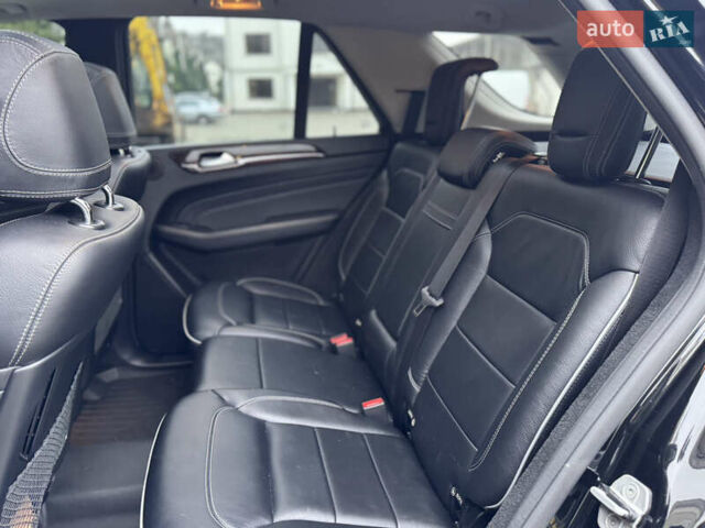 Чорний Мерседес М-Клас, об'ємом двигуна 2.99 л та пробігом 230 тис. км за 28700 $, фото 68 на Automoto.ua