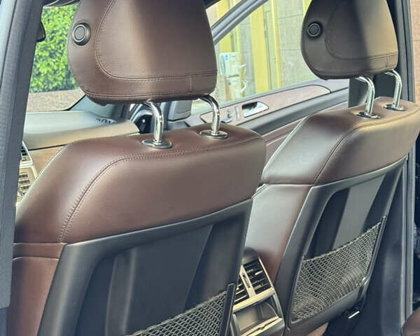 Черный Мерседес М-Класс, объемом двигателя 2.2 л и пробегом 182 тыс. км за 19500 $, фото 27 на Automoto.ua