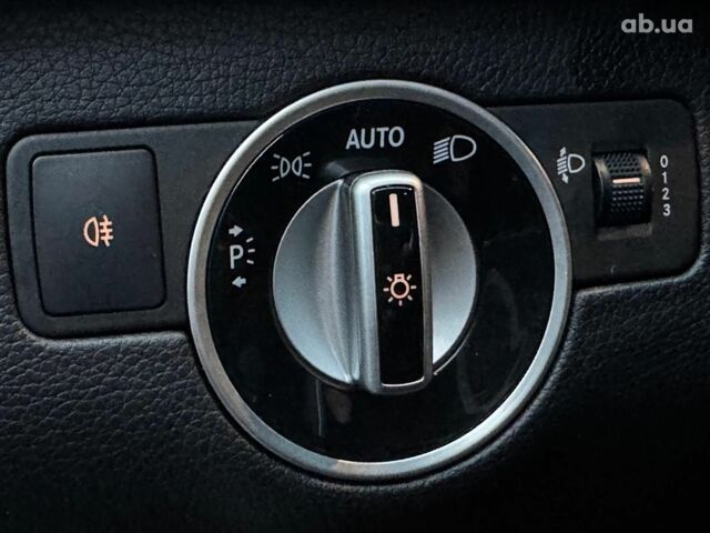 Черный Мерседес М-Класс, объемом двигателя 2.2 л и пробегом 205 тыс. км за 19490 $, фото 33 на Automoto.ua