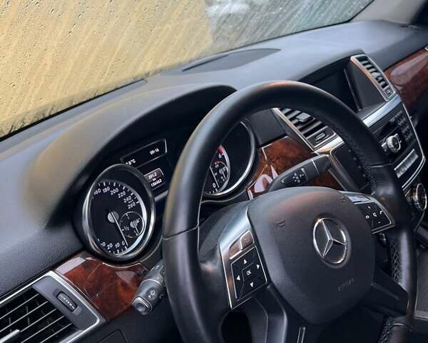 Черный Мерседес М-Класс, объемом двигателя 3 л и пробегом 156 тыс. км за 28000 $, фото 12 на Automoto.ua