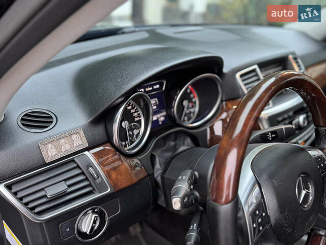 Чорний Мерседес М-Клас, об'ємом двигуна 2.99 л та пробігом 230 тис. км за 28700 $, фото 59 на Automoto.ua