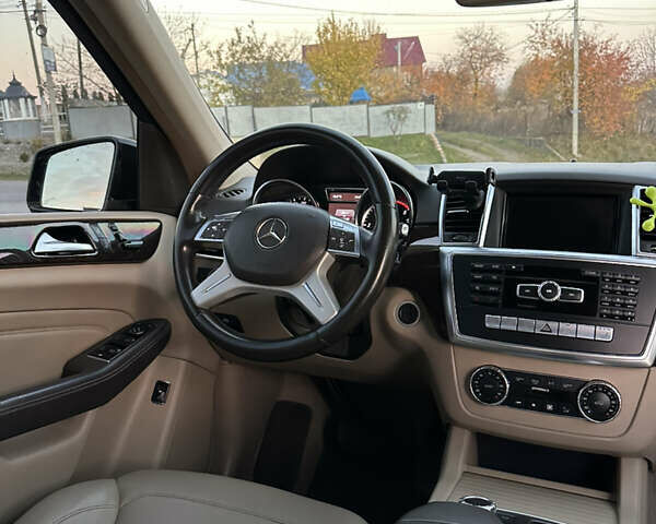 Черный Мерседес М-Класс, объемом двигателя 2.99 л и пробегом 297 тыс. км за 17900 $, фото 39 на Automoto.ua