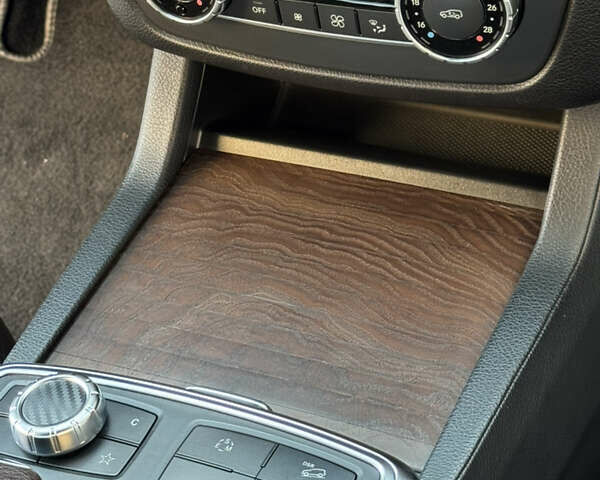 Черный Мерседес М-Класс, объемом двигателя 2.2 л и пробегом 182 тыс. км за 19500 $, фото 16 на Automoto.ua