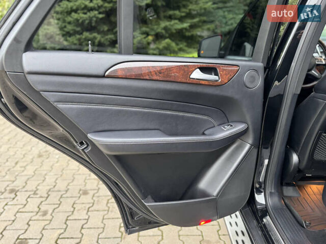 Чорний Мерседес М-Клас, об'ємом двигуна 2.99 л та пробігом 230 тис. км за 28700 $, фото 64 на Automoto.ua