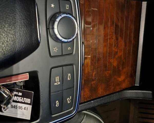 Черный Мерседес М-Класс, объемом двигателя 3 л и пробегом 215 тыс. км за 23000 $, фото 12 на Automoto.ua