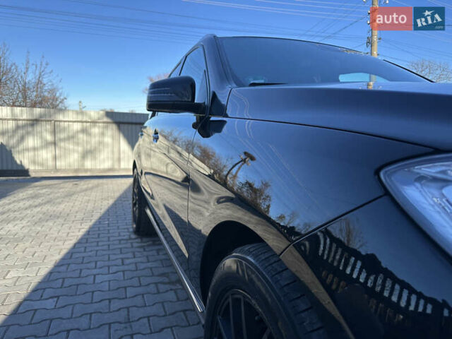 Черный Мерседес М-Класс, объемом двигателя 3 л и пробегом 377 тыс. км за 23500 $, фото 2 на Automoto.ua