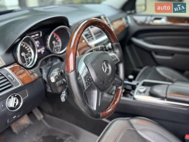 Чорний Мерседес М-Клас, об'ємом двигуна 2.99 л та пробігом 230 тис. км за 28700 $, фото 60 на Automoto.ua