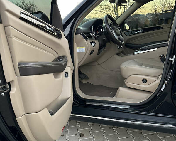 Черный Мерседес М-Класс, объемом двигателя 2.99 л и пробегом 297 тыс. км за 17900 $, фото 28 на Automoto.ua