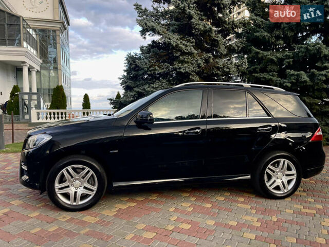 Мерседес М-Класс 2013 в Одессе на Automoto.ua Черный Мерседес М-Класс, объемом двигателя 2.99 л и пробегом 150 тыс. км за 19500 $, фото 5 на Automoto.ua
