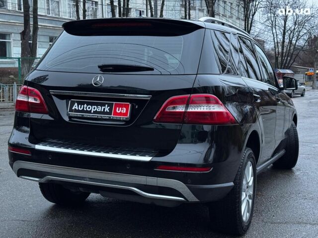 Черный Мерседес М-Класс, объемом двигателя 2.2 л и пробегом 205 тыс. км за 19490 $, фото 12 на Automoto.ua