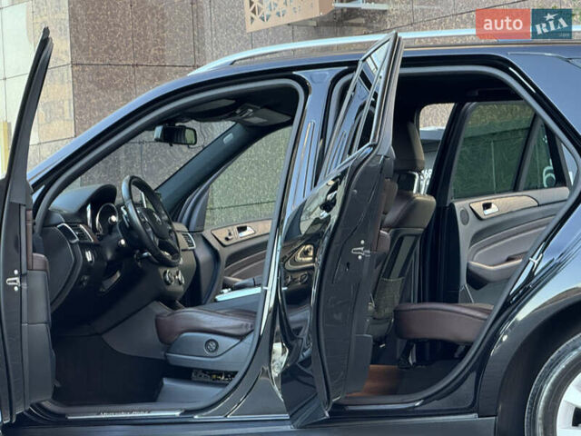 Черный Мерседес М-Класс, объемом двигателя 2.2 л и пробегом 182 тыс. км за 19500 $, фото 14 на Automoto.ua