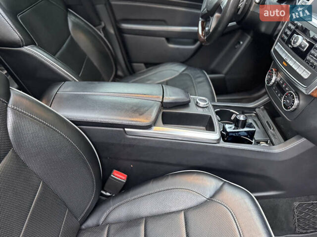 Чорний Мерседес М-Клас, об'ємом двигуна 2.99 л та пробігом 230 тис. км за 28700 $, фото 86 на Automoto.ua