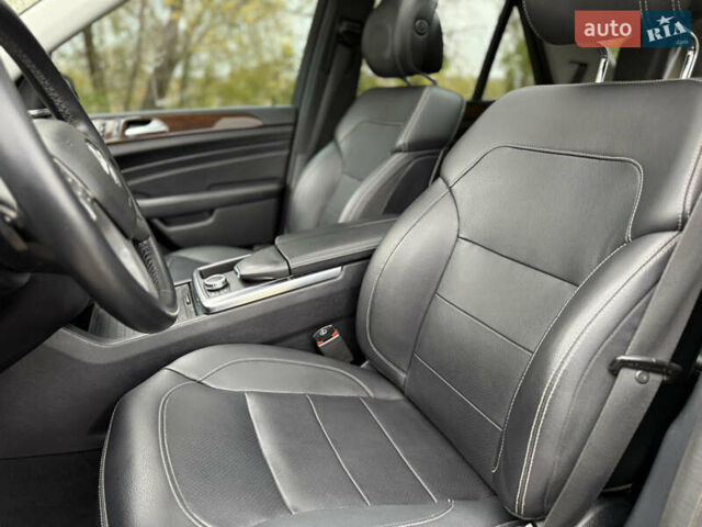 Мерседес М-Клас 2013 у Києві на Automoto.ua Чорний Мерседес М-Клас, об'ємом двигуна 3 л та пробігом 290 тис. км за 19900 $, фото 13 на Automoto.ua