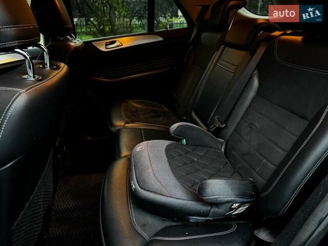 Черный Мерседес М-Класс, объемом двигателя 2.2 л и пробегом 205 тыс. км за 19490 $, фото 22 на Automoto.ua