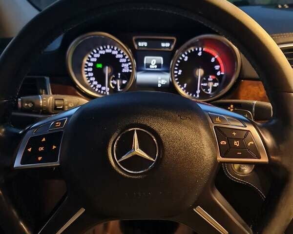 Черный Мерседес М-Класс, объемом двигателя 3 л и пробегом 215 тыс. км за 23000 $, фото 11 на Automoto.ua