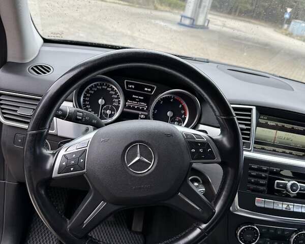 Черный Мерседес М-Класс, объемом двигателя 2.14 л и пробегом 220 тыс. км за 21000 $, фото 35 на Automoto.ua