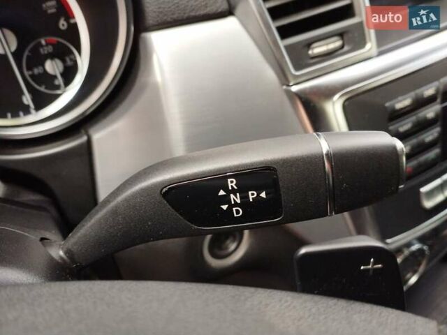 Черный Мерседес М-Класс, объемом двигателя 2.14 л и пробегом 220 тыс. км за 21000 $, фото 30 на Automoto.ua