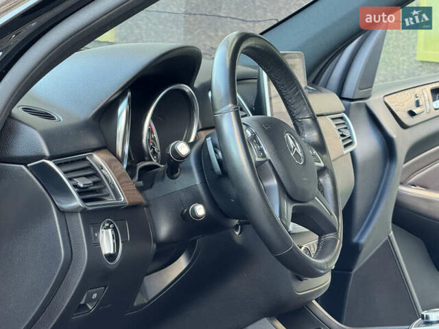 Черный Мерседес М-Класс, объемом двигателя 2.2 л и пробегом 182 тыс. км за 19500 $, фото 15 на Automoto.ua