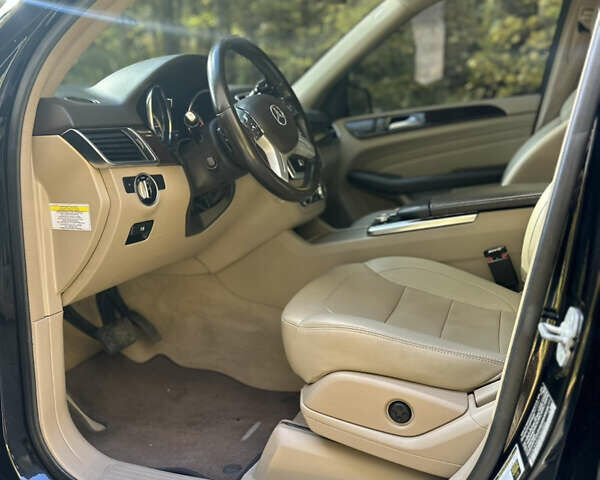 Мерседес М-Класс 2013 в Черновцах на Automoto.ua Черный Мерседес М-Класс, объемом двигателя 2.99 л и пробегом 297 тыс. км за 18500 $, фото 15 на Automoto.ua