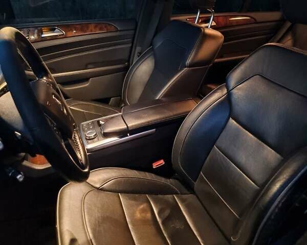 Черный Мерседес М-Класс, объемом двигателя 3 л и пробегом 215 тыс. км за 23000 $, фото 7 на Automoto.ua