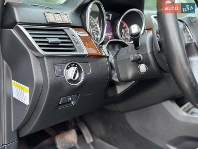 Чорний Мерседес М-Клас, об'ємом двигуна 2.99 л та пробігом 230 тис. км за 28700 $, фото 58 на Automoto.ua