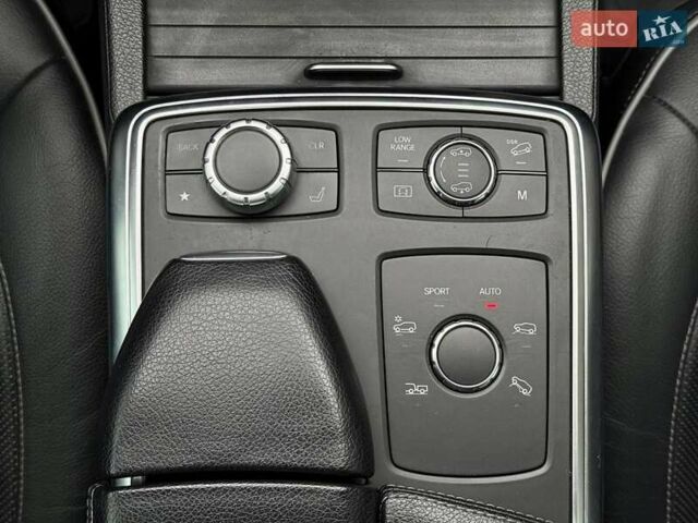 Черный Мерседес М-Класс, объемом двигателя 3.5 л и пробегом 331 тыс. км за 16950 $, фото 30 на Automoto.ua