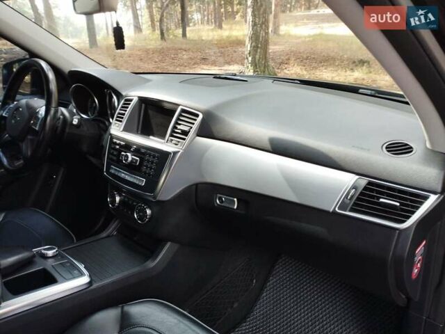 Черный Мерседес М-Класс, объемом двигателя 2.14 л и пробегом 220 тыс. км за 21000 $, фото 43 на Automoto.ua