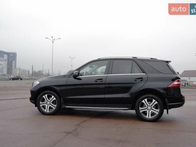 Черный Мерседес М-Класс, объемом двигателя 2.99 л и пробегом 255 тыс. км за 25000 $, фото 7 на Automoto.ua