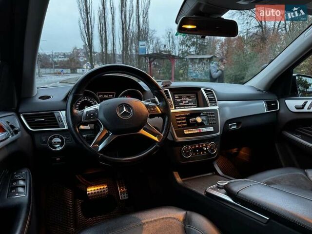 Черный Мерседес М-Класс, объемом двигателя 2.2 л и пробегом 205 тыс. км за 19490 $, фото 26 на Automoto.ua
