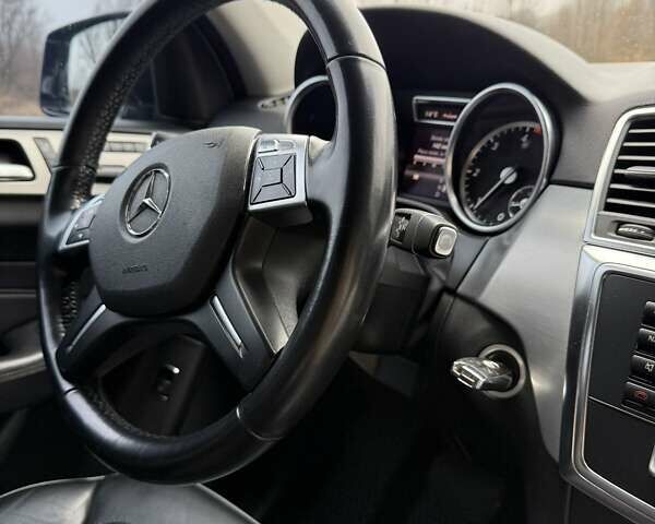 Черный Мерседес М-Класс, объемом двигателя 2.14 л и пробегом 220 тыс. км за 21000 $, фото 38 на Automoto.ua