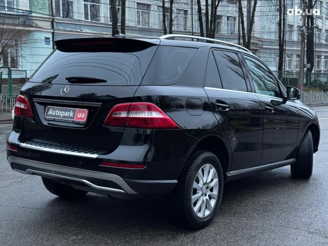 Черный Мерседес М-Класс, объемом двигателя 2.2 л и пробегом 205 тыс. км за 19490 $, фото 11 на Automoto.ua