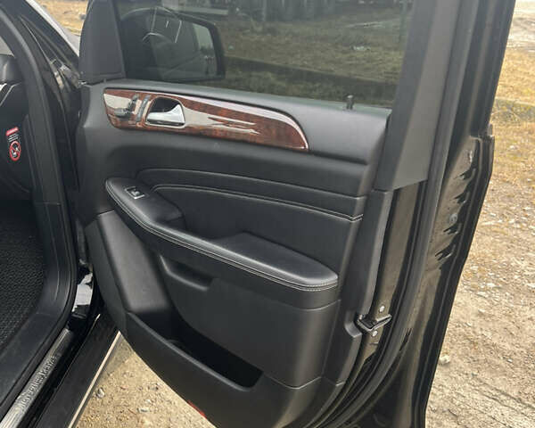 Черный Мерседес М-Класс, объемом двигателя 2.14 л и пробегом 393 тыс. км за 17700 $, фото 7 на Automoto.ua