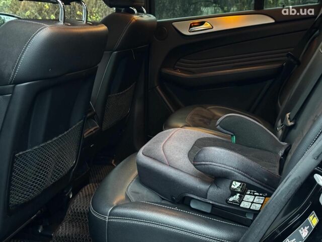 Черный Мерседес М-Класс, объемом двигателя 2.2 л и пробегом 205 тыс. км за 19490 $, фото 22 на Automoto.ua