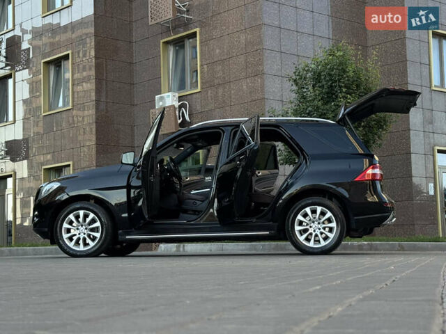 Черный Мерседес М-Класс, объемом двигателя 2.2 л и пробегом 182 тыс. км за 19500 $, фото 13 на Automoto.ua