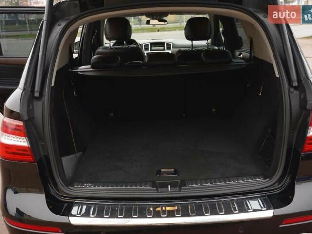 Черный Мерседес М-Класс, объемом двигателя 2.99 л и пробегом 255 тыс. км за 25000 $, фото 20 на Automoto.ua