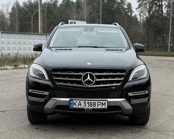 Черный Мерседес М-Класс, объемом двигателя 2.14 л и пробегом 220 тыс. км за 21000 $, фото 10 на Automoto.ua