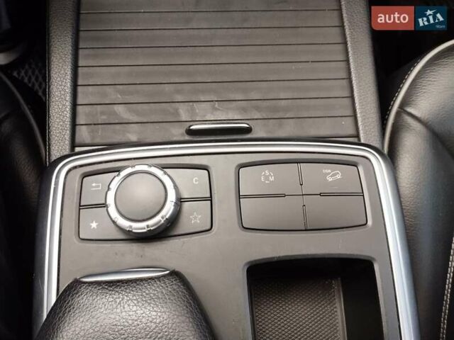 Черный Мерседес М-Класс, объемом двигателя 2.14 л и пробегом 220 тыс. км за 21000 $, фото 29 на Automoto.ua