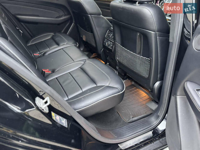 Чорний Мерседес М-Клас, об'ємом двигуна 2.99 л та пробігом 230 тис. км за 28700 $, фото 72 на Automoto.ua