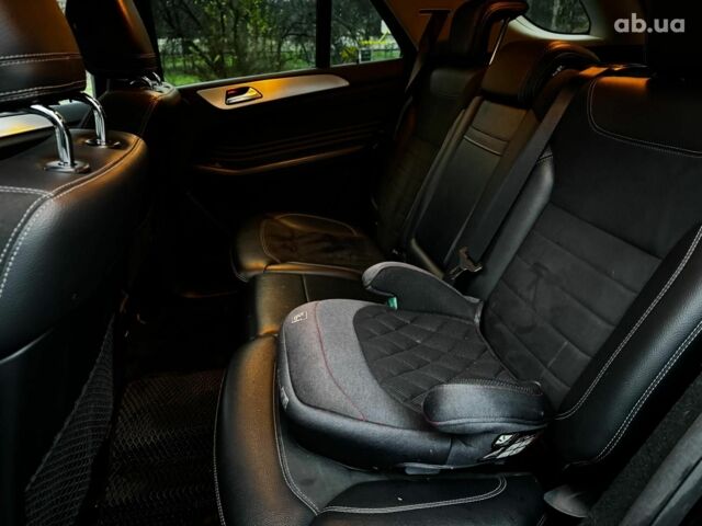 Черный Мерседес М-Класс, объемом двигателя 2.2 л и пробегом 205 тыс. км за 19490 $, фото 23 на Automoto.ua