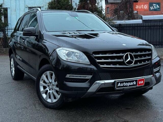 Черный Мерседес М-Класс, объемом двигателя 2.2 л и пробегом 205 тыс. км за 19490 $, фото 6 на Automoto.ua