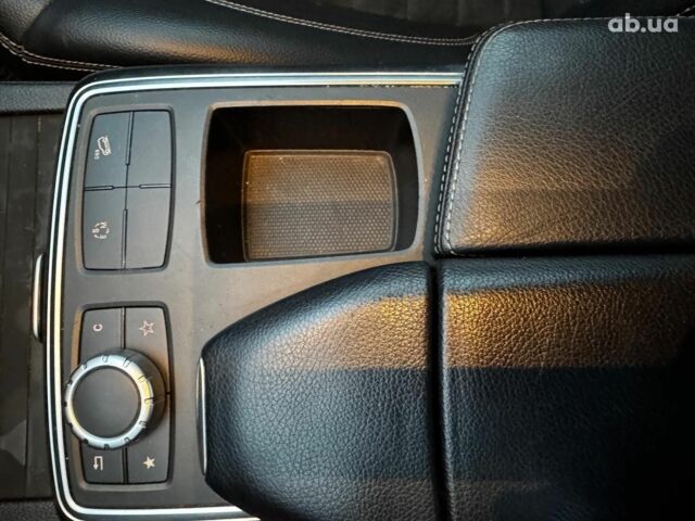 Черный Мерседес М-Класс, объемом двигателя 2.2 л и пробегом 205 тыс. км за 19490 $, фото 38 на Automoto.ua