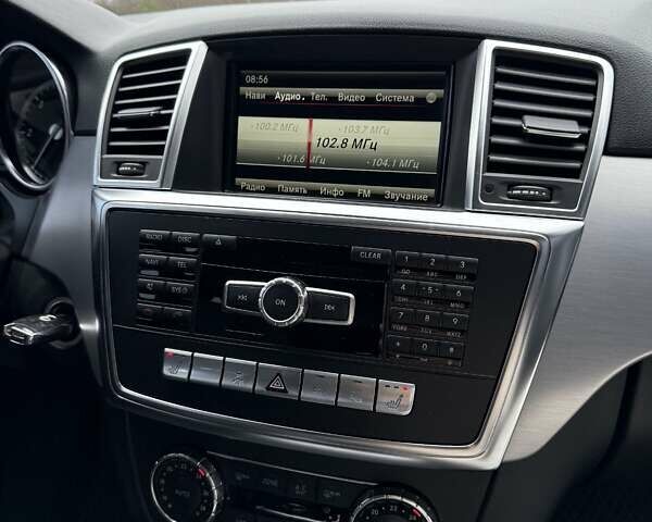 Черный Мерседес М-Класс, объемом двигателя 2.14 л и пробегом 220 тыс. км за 21000 $, фото 39 на Automoto.ua