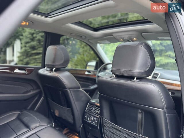 Чорний Мерседес М-Клас, об'ємом двигуна 2.99 л та пробігом 230 тис. км за 28700 $, фото 75 на Automoto.ua