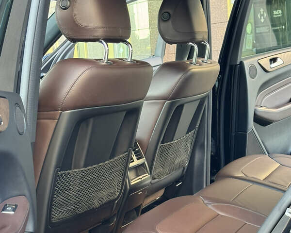 Черный Мерседес М-Класс, объемом двигателя 2.2 л и пробегом 182 тыс. км за 19500 $, фото 25 на Automoto.ua