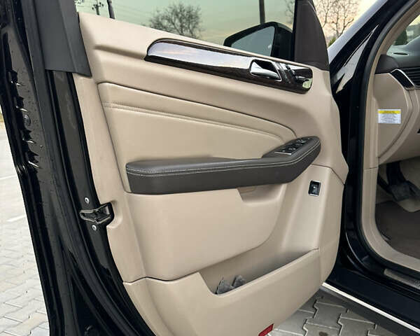 Черный Мерседес М-Класс, объемом двигателя 2.99 л и пробегом 297 тыс. км за 17900 $, фото 29 на Automoto.ua