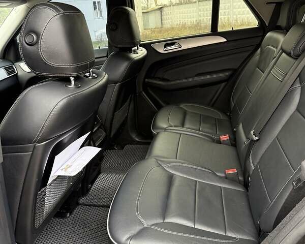 Черный Мерседес М-Класс, объемом двигателя 2.14 л и пробегом 220 тыс. км за 21000 $, фото 36 на Automoto.ua