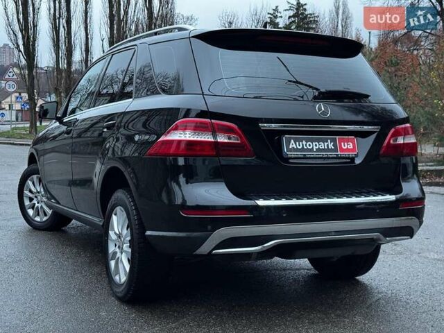 Черный Мерседес М-Класс, объемом двигателя 2.2 л и пробегом 205 тыс. км за 19490 $, фото 15 на Automoto.ua