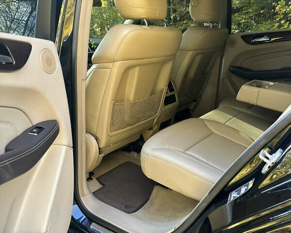 Мерседес М-Класс 2013 в Черновцах на Automoto.ua Черный Мерседес М-Класс, объемом двигателя 2.99 л и пробегом 297 тыс. км за 18500 $, фото 19 на Automoto.ua